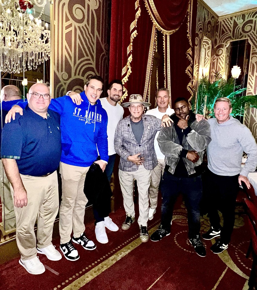 TheRealJeffRuby's tweet image. Thanks ⁦@BNKonFOX⁩ . Great having dinner with 4 long time friends and making 3 new friends at Jeff Ruby’s steakhouse Cincinnati.Thanks ⁦@markingramII⁩ for sharing your Wagyu steak with me!