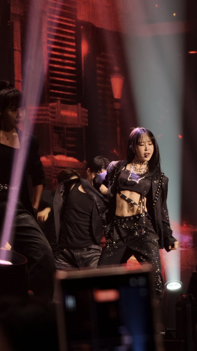 MBARCHIVE_'s tweet image. 🐹 &amp;amp; 🐺

#MUSEUM_Village_of_eternal_glow
#MOONBYUL #문별