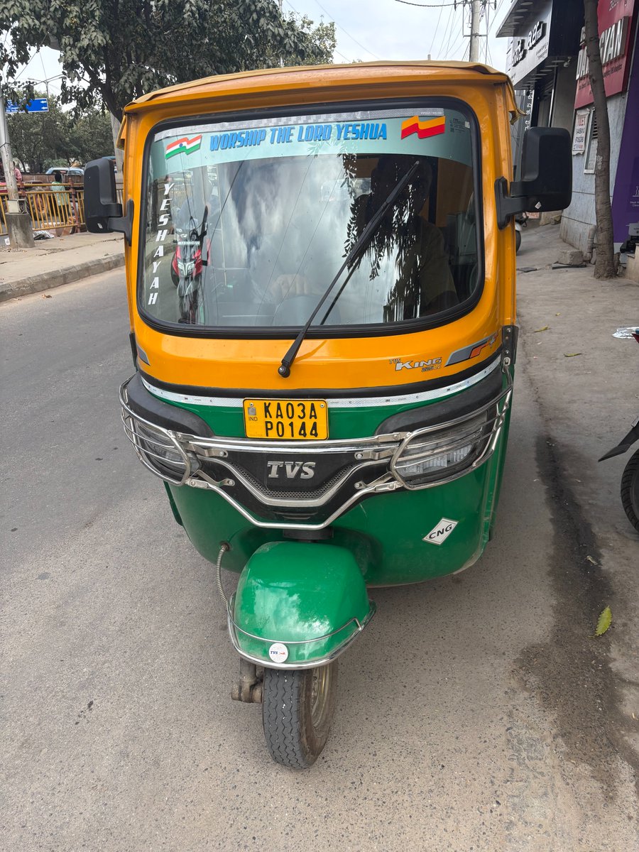 _vikaspaul's tweet photo. Just had a terrible experience with an Uber driver. He demanded extra cash after the ride and when I refused, he threatened and abused me. Completely unacceptable behavior. @Uber_India @Uber_Support  please take action. #UberIndia #SafetyFirst, @BlrCityPolice @BlrCityPolice https://t.co/LDlfLlfd58