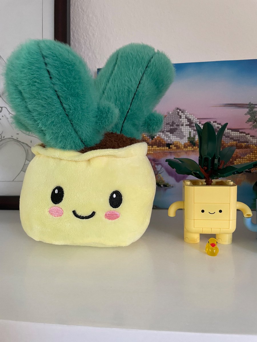 caskettcoded's tweet image. the resemblance is uncanny