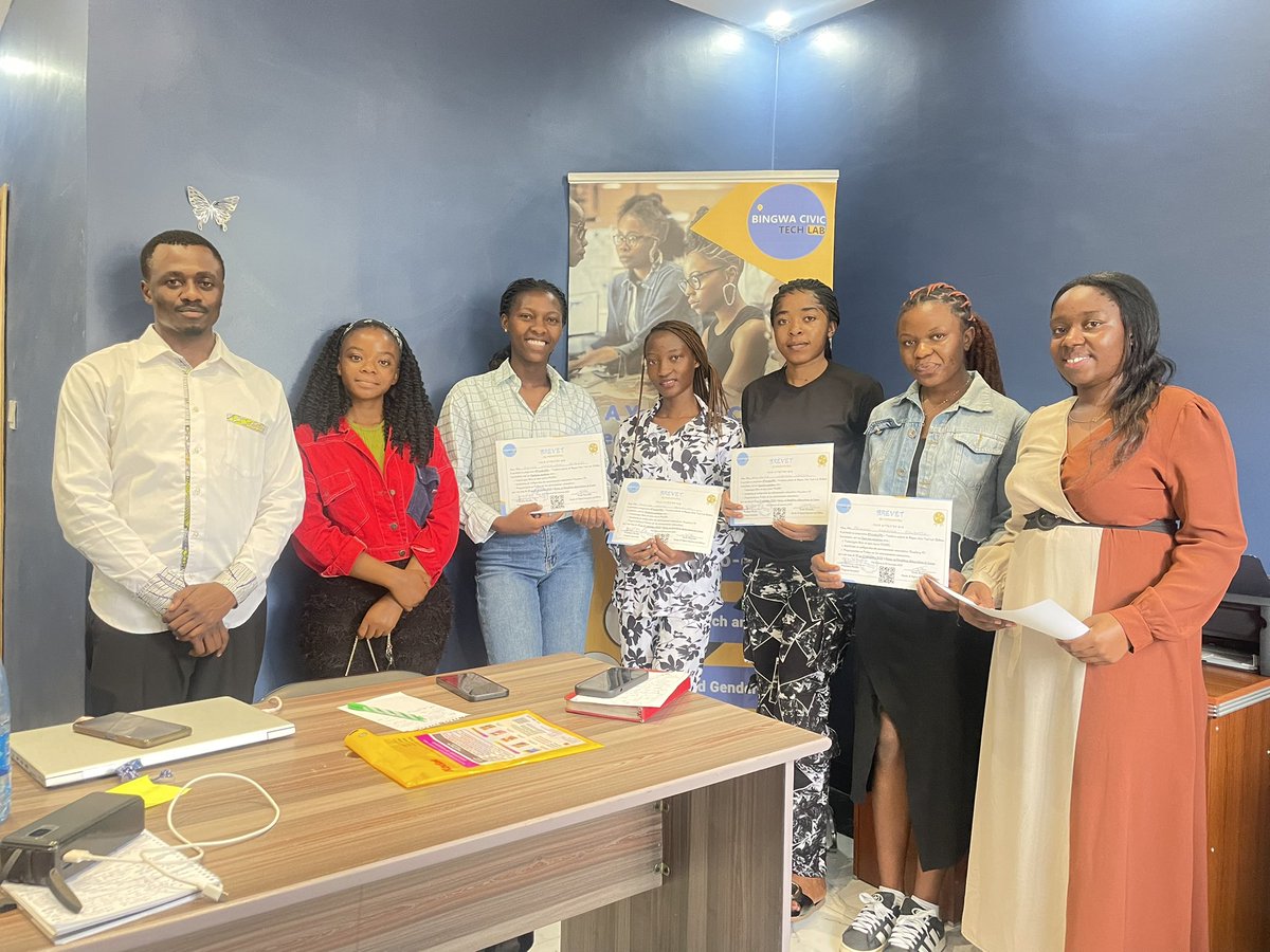 IsseSivamwanza's tweet image. •Les technologies libres et open source (FLOSS)
•L’installation et la configuration d’environnements minimalistes
•La programmation en Python dans ces environnements

Parce qu’il faut toujours un début:on commence quelque part
#DigLit #AfricaYouthIGF #RenforcementDesCapacités