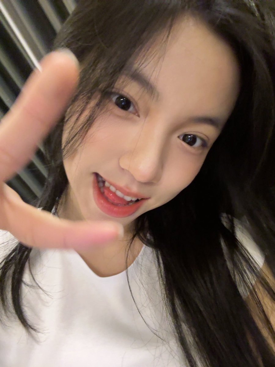 Aralie_JKT48's tweet image. TERIMA KASIH IDN LIVENYAAA, ISTIRAHAT YA!!!