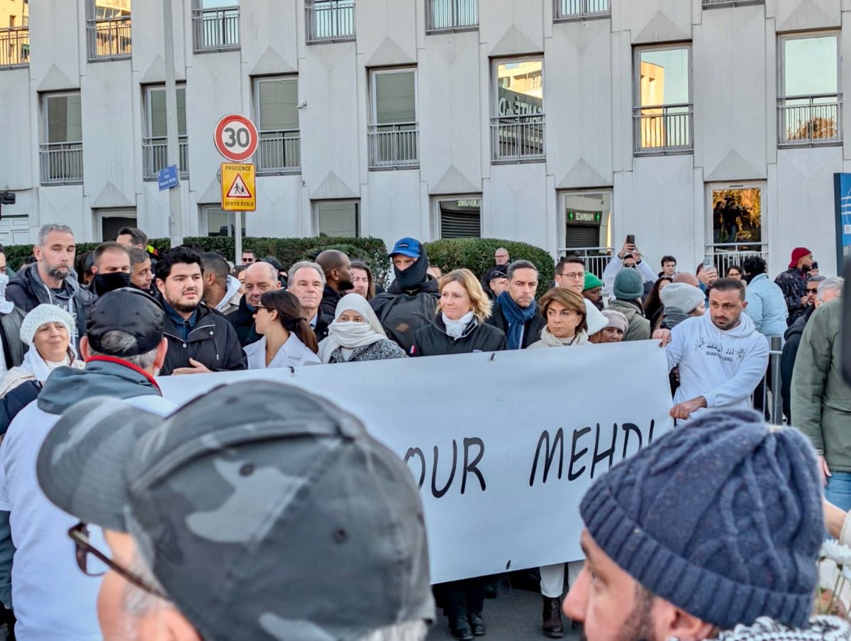 Justice pour Mehdi 🕊️

Marseille unie contre le narcotrafic. 

Pensées émues pour sa famille et ses proches.