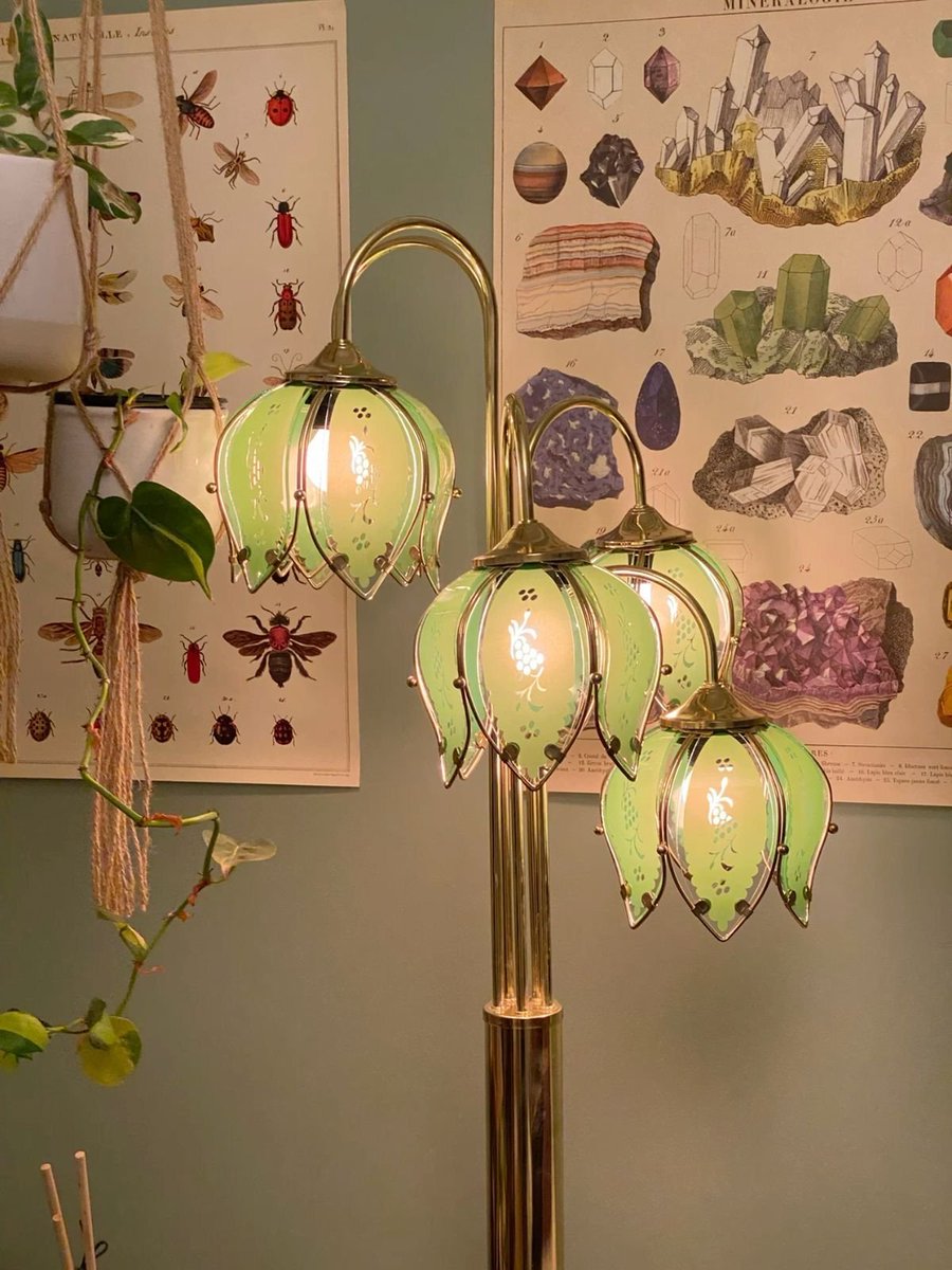 lavieestbelIe's tweet image. Flower lights 🌼💐