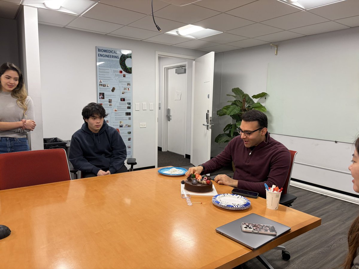 edguo84's tweet photo. 🎉 Celebrated Amir’s birthday today at BBL!
Great to see our team come together — science, friendship, and a good cake.
Happy Birthday, Amir! 🎂🎈 https://t.co/7mxlbk5YOK