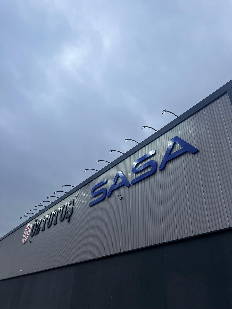 SASA Polyester A.Ş. Yönetim Kurulu Başkanı Sayın İbrahim ERDEMOĞLU, sektörümüzdeki iş birliği ve tedarik zinciri süreçlerini yerinde incelemek üzere SASA &amp; ÖZTUTUŞ iplik satış noktasını ziyaret etti.

Bu değerli ziyaretleri için Sayın İbrahim ERDEMOĞLU’na teşekkür ederiz.