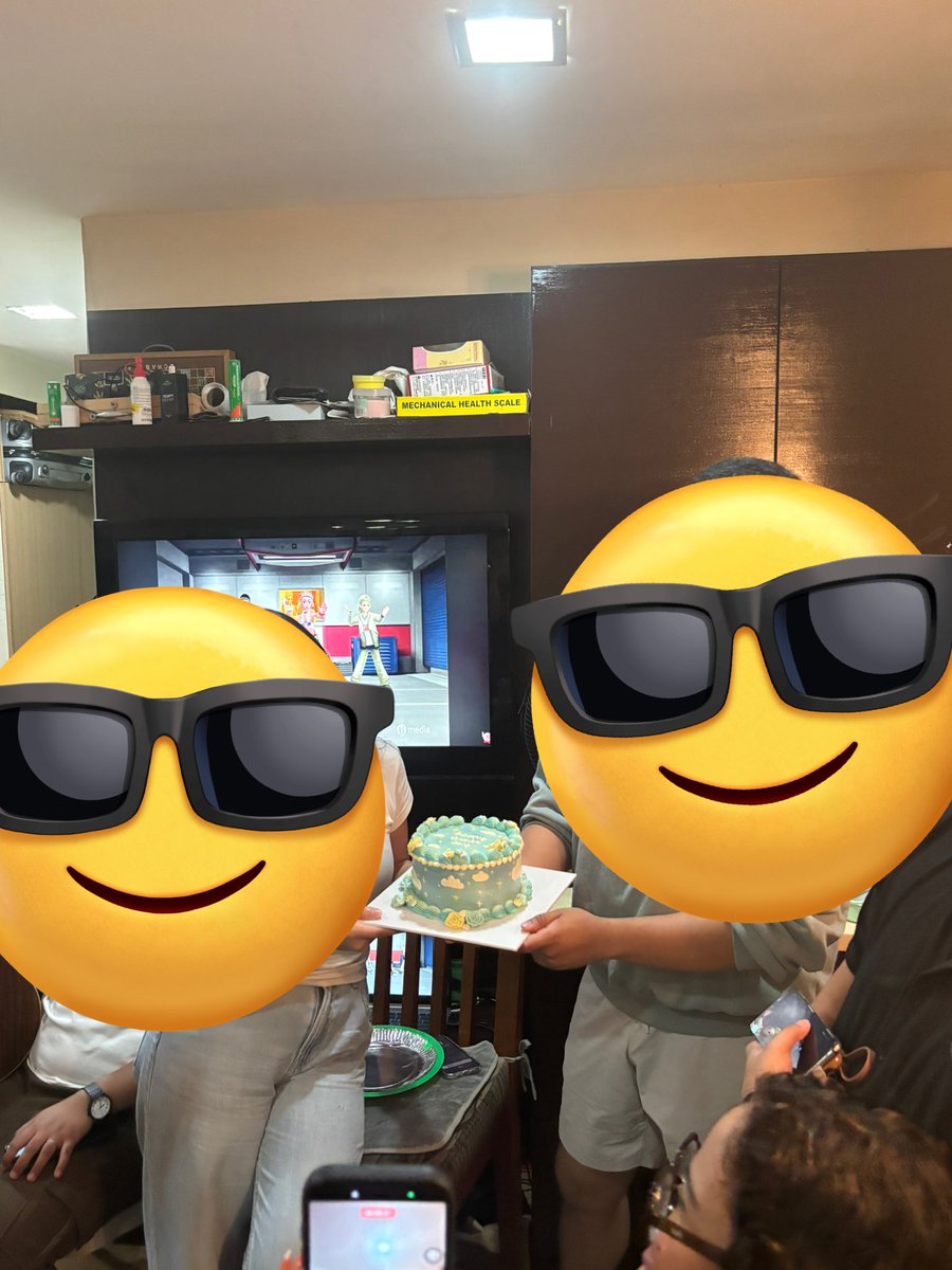 Really a fun time with lesas!! Thank you for the fun fuuuuun event, <a href="/KH1000LE_PH/">ZCL PH Team</a>! And thank you ate <a href="/mfalpiece/">nikki.</a> for the cake !! 🥹💖

Curious Cat Chenle Day
#천러선배_24번째생일_축하해로 
#LucidStarCHENLEDay
#BrightSkiesEndlessDreamsWithCHENLE