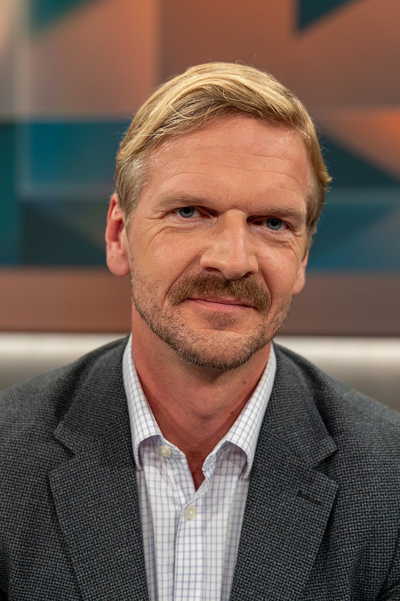 Gordon Ropinski Aktivist bei der Welt verbreitet Fake News um  Ulrich Siegmund zu Schaden. Warum beschäftigt die Welt einen Antifa Sympathiesant?  Dieser Mann sollte sofort entlassen werden. Die Welt verkommt zu einer Lügenpresse