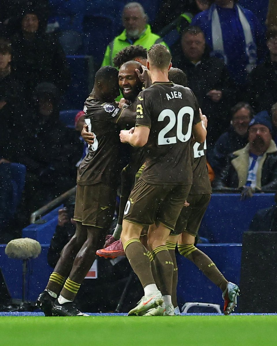 Premier League tweet media