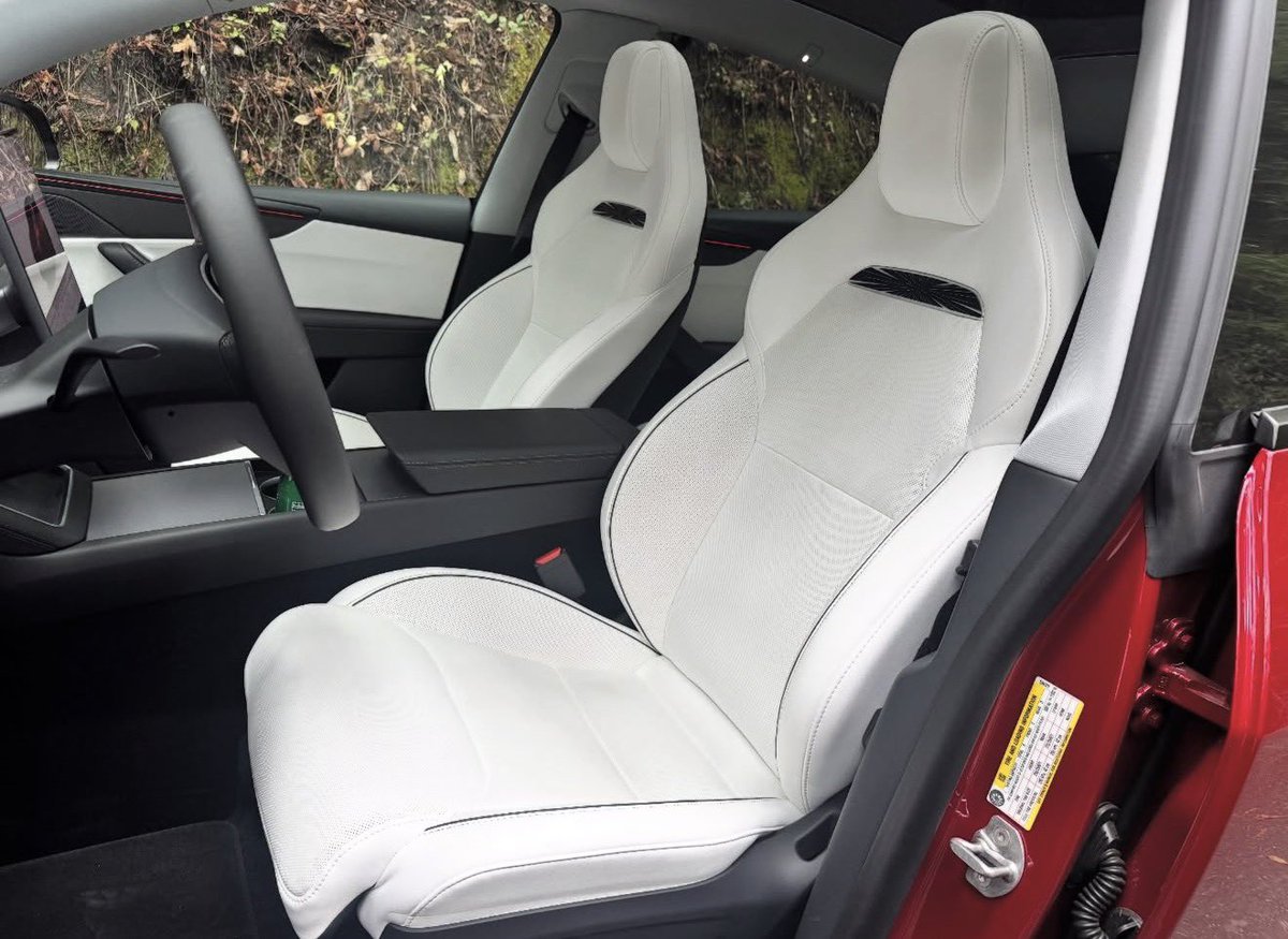 New Tesla Model Y Performance review by <a href="/JasonCammisa/">Jason Cammisa</a>:

“Massive transformation from old TMYP dynamically. Tesla has a real chassis team; clearly letting them do their job.

Steering is no longer hyperactive, gainy, and artificial. Linear response, natural effort build
Ride is no