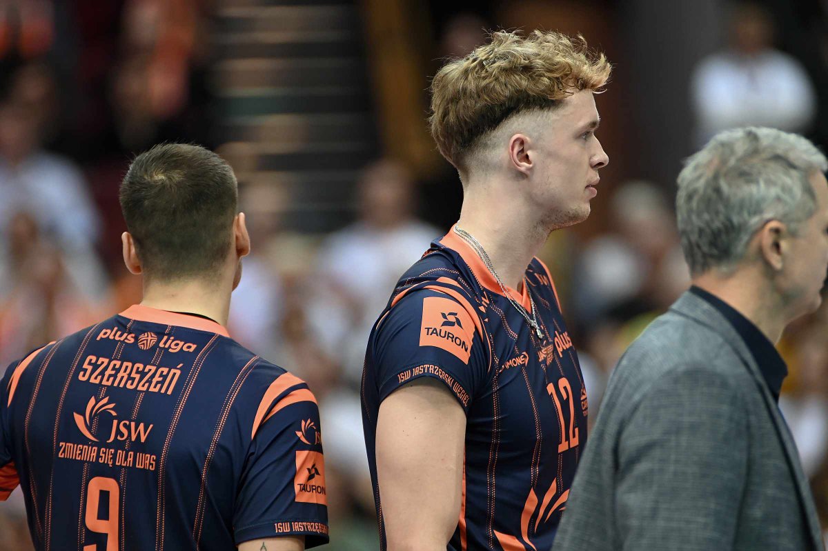 KlubJW's tweet image. ℹ Informujemy, że Nicolas Szerszeń i Anton Brehme z powodu urazów kolana w najbliższym czasie będą wyłączeni z gry. W obu przypadkach wdrożone zostało leczenie, które wymaga przerwy w treningach. Panowie, trzymamy kciuki za możliwie najszybszy powrót do zdrowia!✊