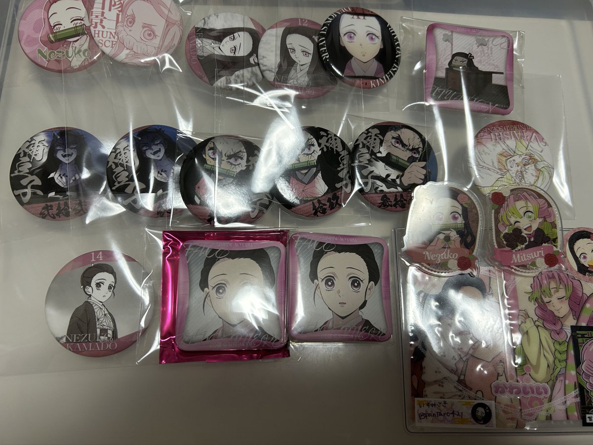 鬼滅の刃 隊士百景 竈門禰豆子 エモーショナル缶バッジ No.36 蜜璃抱擁 鬼滅の刃』竈門禰豆子 隊士百景 エモーショナル 缶バッジ No.36