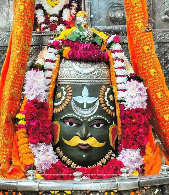 माता-पिता भले ही अनपढ़ क्यों न हो लेकिन शिक्षा और संस्कार देने की जो क्षमता उनमें है, वो दुनिया के किसी स्कूल में नहीं है!

जय महाकाल🚩🚩