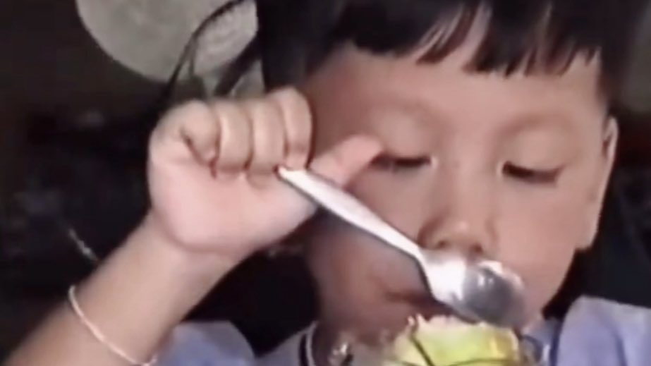 iboobooyou's tweet image. อะไรเอ่ยไม่เปลี่ยนไปตั้งแต่เด็กจนโต ท่าจับช้อนไงหละ😭😭😭😭😭😭😭😭😭😭😭😭😭😭😭😭😭😭😭😭😭😭😭😭😭😭😭😭😭 จั๊นอยากเลี้ยงมันทุกวัน

@warwanarat #warwanarat