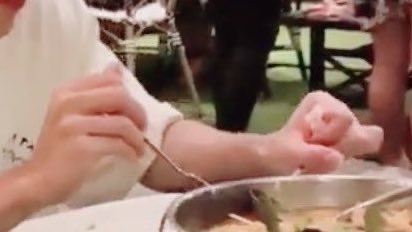 iboobooyou's tweet image. อะไรเอ่ยไม่เปลี่ยนไปตั้งแต่เด็กจนโต ท่าจับช้อนไงหละ😭😭😭😭😭😭😭😭😭😭😭😭😭😭😭😭😭😭😭😭😭😭😭😭😭😭😭😭😭 จั๊นอยากเลี้ยงมันทุกวัน

@warwanarat #warwanarat