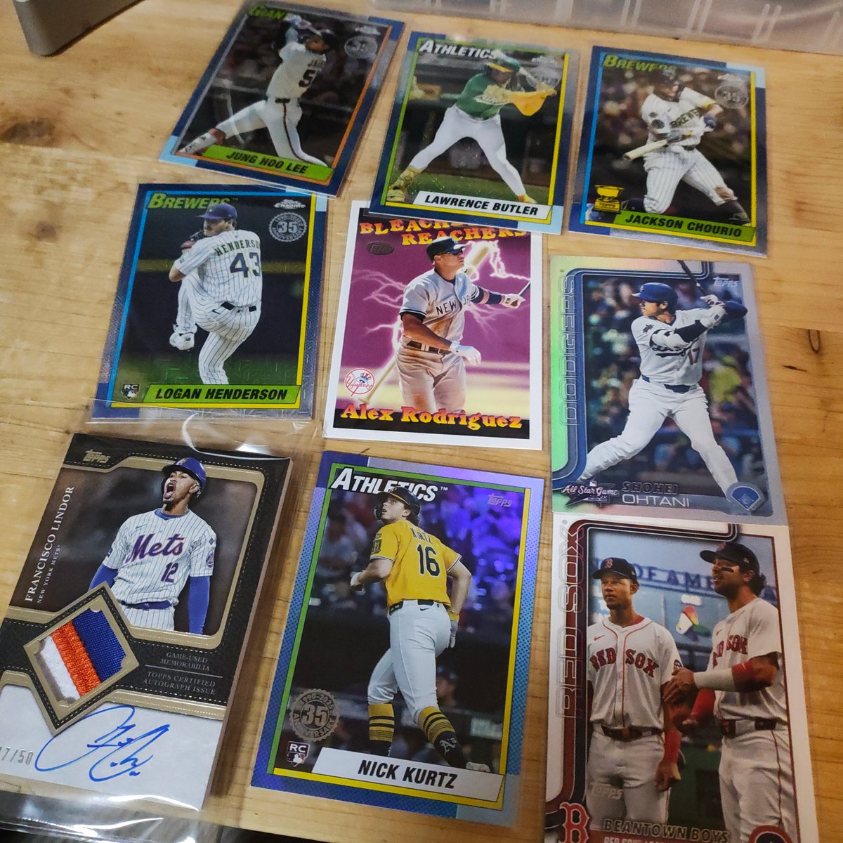 MLBもシーズン終了と言うことで最新の2025 Update Series（Hobby）1箱