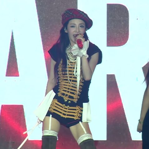 performerDARA's tweet image. Dara&apos;s look for tonight at the Kalimudan 2025 Festival with over 1 MILLION attendees 

SANDARA AT KALIMUDAN 2025
#SultanKuDARAt2025