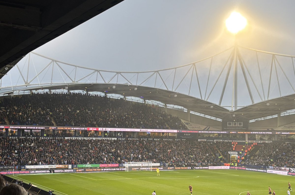 JamesMason_78's tweet image. Another huge away following for Bradford City at Bolton today #BCAFC 👏
