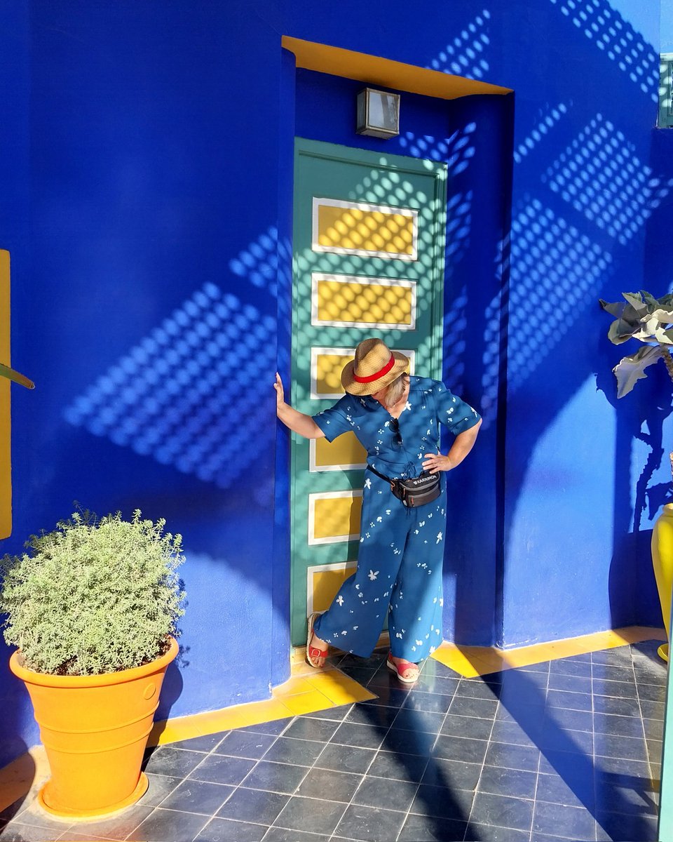 Sian_Rowland's tweet image. I don&apos;t come here often and suddenly #postboxsaturday is full of spam but if there are any humans out there, this is a Moroccan postbox snapped outside the YSL home in Marrakech last week plus some bonus pics @letterappsoc