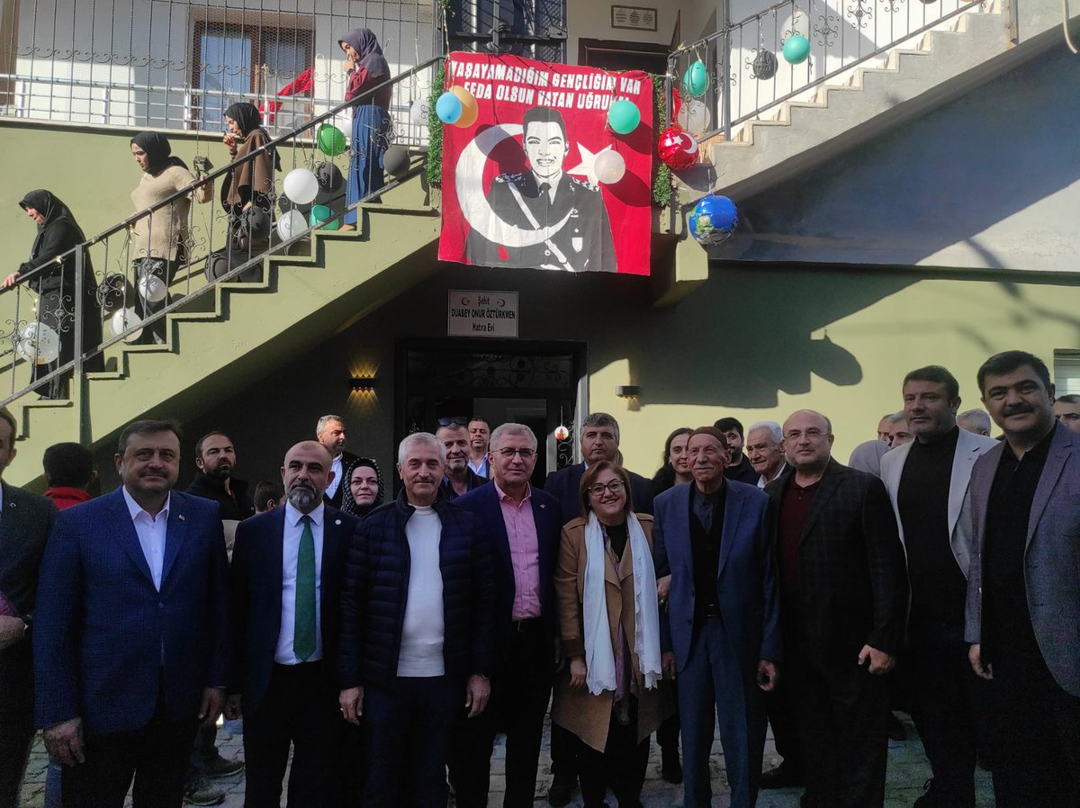 mtahmazoglu's tweet image. Kahraman Şehidimiz Duabey Onur Öztürk Türkmen’in şehadetinin yıl dönümünde, ailesi tarafından hazırlanan hatıra evinin açılışına katıldık.

Ailesinin büyük bir emekle hazırladığı bu hatıra evi, Duabey’in ve onun gibi kahramanlarımızın yüreğini, cesaretini ve bıraktığı izleri…
