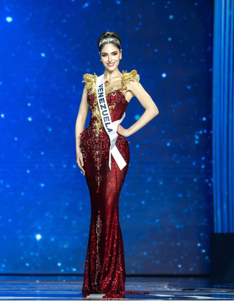 Yo aún estoy aquí. Que VESTIDAZO #MissUniverse #Missvenezuela