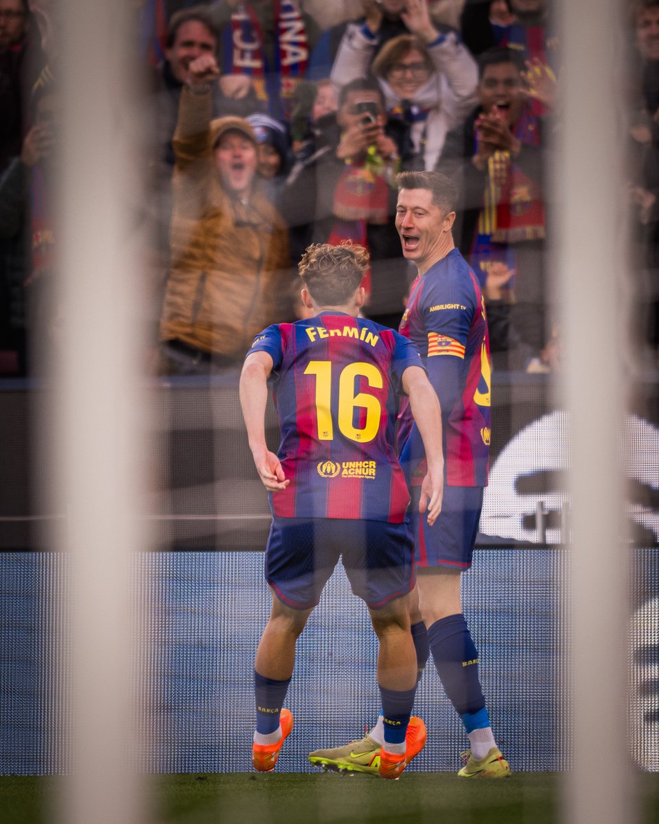 19' Bon ballon de Ferran Torres par dessus la défense vers Fermin Lopez, qui contrôle, se retourne et voit sa frappe repoussée par Unai Simon. Dani Olmo a suivi et écrase son tir (1-0) #BarçaAthletic