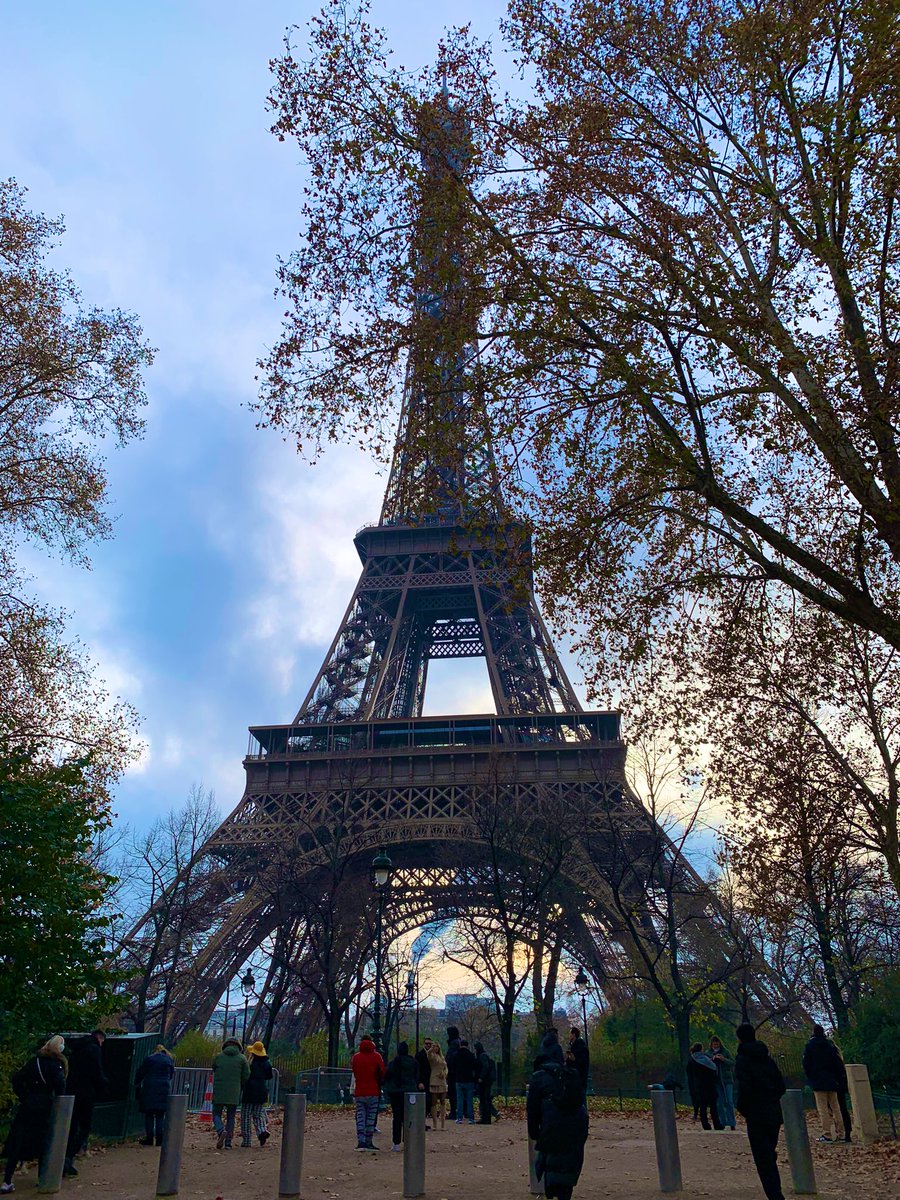 nobody76931221's tweet image. Paris&apos;ten merhaba❤️
biraz gezip tozayım anlatacam gezip gördüklerimi ,yedik içtiklerimi😄

#hellofromparis #EiffelTower #Paris #France