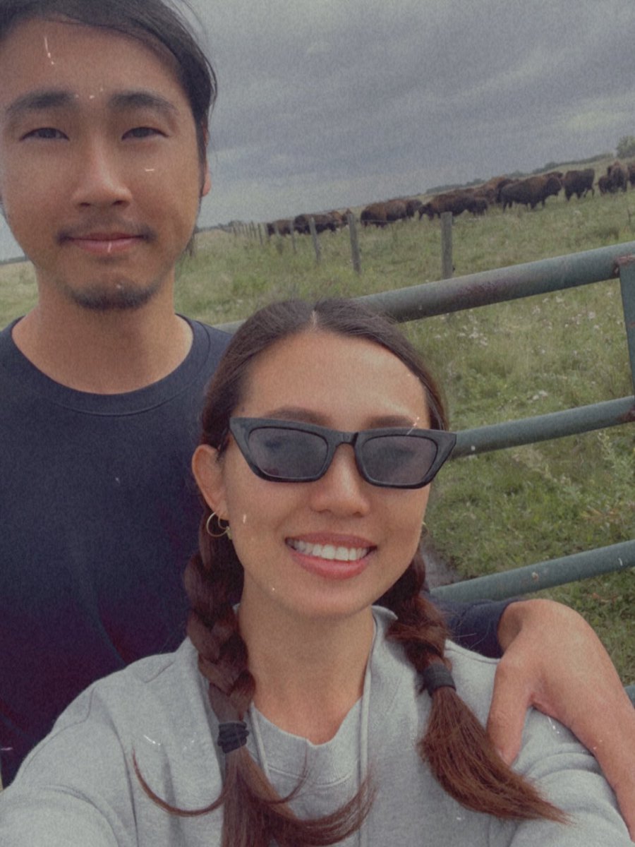 aprilandsummer_'s tweet photo. (1/2)
Today is 11/22, celebrated as Japan's いい夫婦の日 (Good Couple's Day)🥂

In Japanese, 11 (ii) and 22 (fufu) playfully translate to "good" and "couple"☺️

夫婦 (fufu) specifically means married couple, so this is a day meant to honor your spouse❤️ https://t.co/lXpyYvNknH