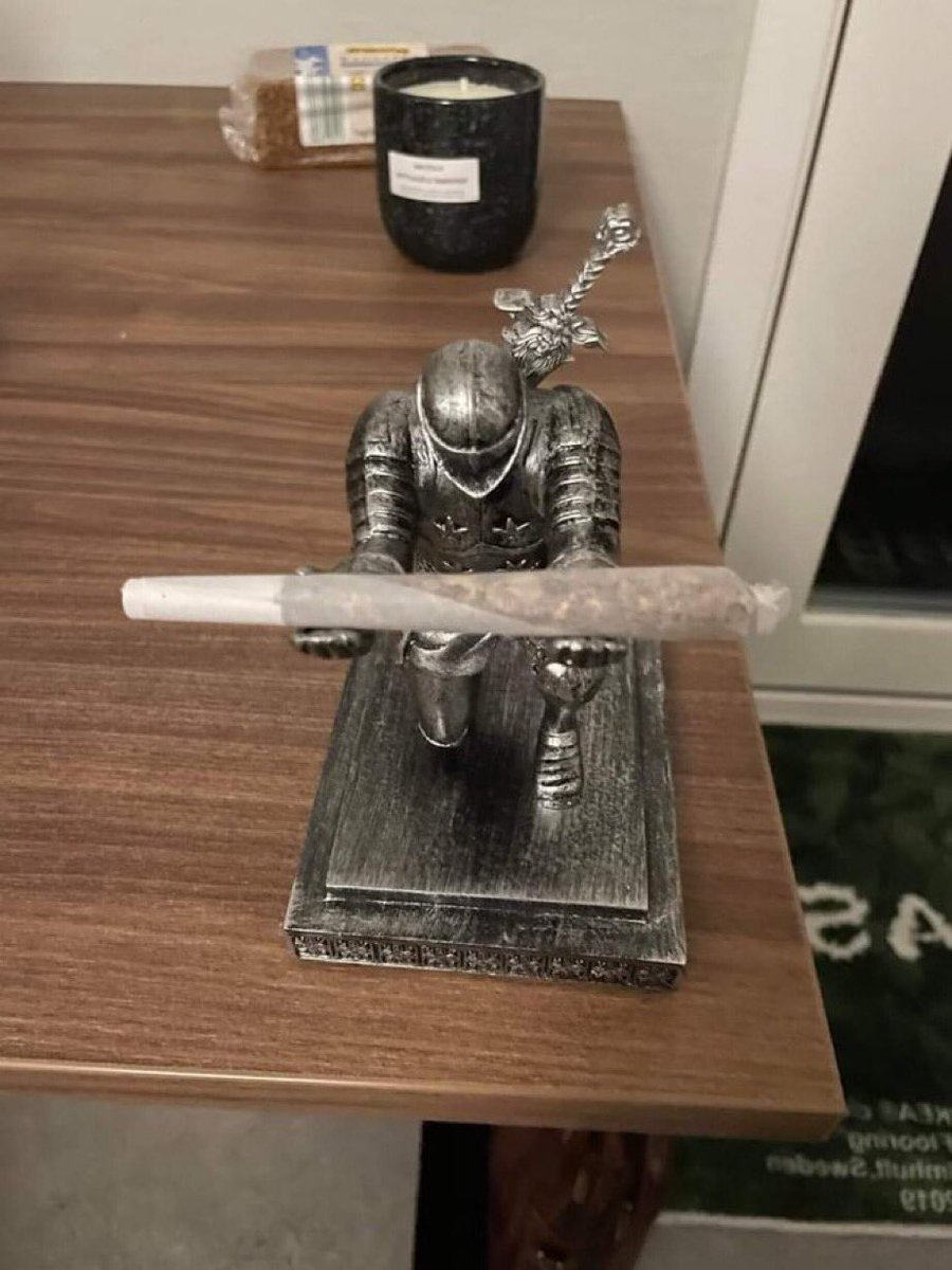 eternalbleed's tweet image. 