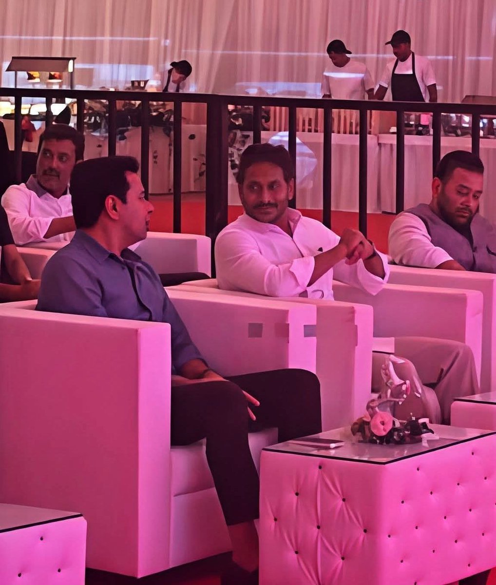 hvrysrcp's tweet image. ఒకే ఫ్రేమ్ లో రెండు తెలుగు రాష్ట్రాల భవిష్యత్తు 🔥

@ysjagan @KTRBRS

#YSJagan #YSRCP #KTR #AndhraPradesh #Telangana