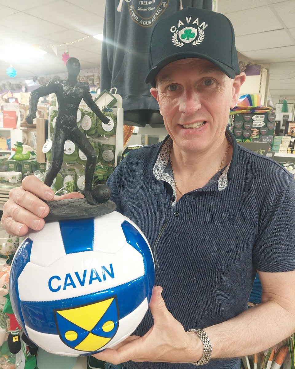 LEOcavan's tweet photo. 🎄✨ This Christmas, #LookForLocal in Cavan!

When you shop local, you’re giving more than a gift — you’re supporting local jobs, local families, and the heartbeat of our communities. 💫

Look for local on our website here: https://t.co/b36Qnutrrz https://t.co/IWn1tM3znC
