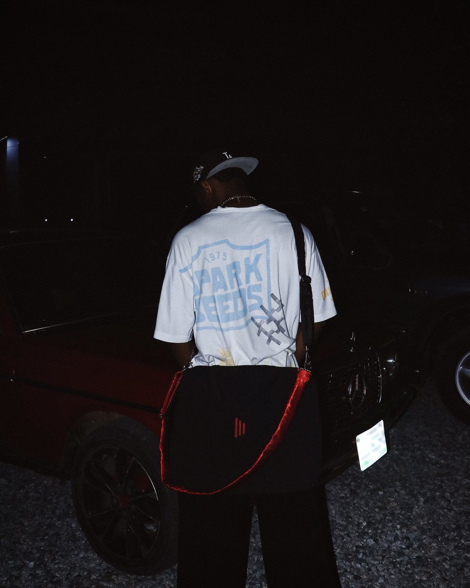 BULLION BOX – The Steeze Booster 🔋

This extremely durable duffle puffer is the definition of ‘Luxury meets Functionality’.

It’s not just a pretty bag, it’s ‘The BAG’
Water-resistant, reinforced straps and handles, and very roomy.

📸 <a href="/3rippy/">Trippy</a> 🤴<a href="/RielShotIt/">GABRIEL📸</a> 

#Chelsea #BURCHE