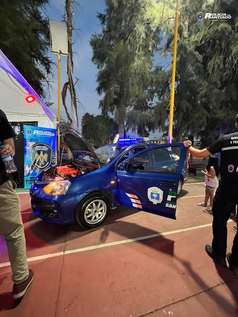 👮🏻‍♂️ La Policía de Santiago del Estero realizó su Muestra Anual Pedagógica: drones, equipamiento criminalístico, el robot “Cabo Lugones” y el primer auto eléctrico, mostrando innovación y formación al servicio de la comunidad.

#PolicíaSDE #Seguridad #Innovación #Tecnología