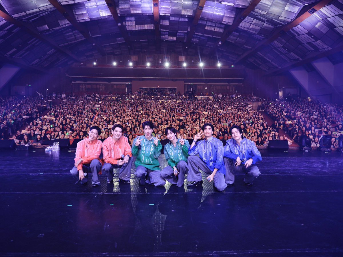 tawan_zv's tweet photo. Manila, you guys are seriously the sweetest crowd we could ever ask for tonight! Meeting every single one of you has been a massive source of happiness for us, and honestly, we’re having the time of our lives being here. https://t.co/2x6VoRWisa