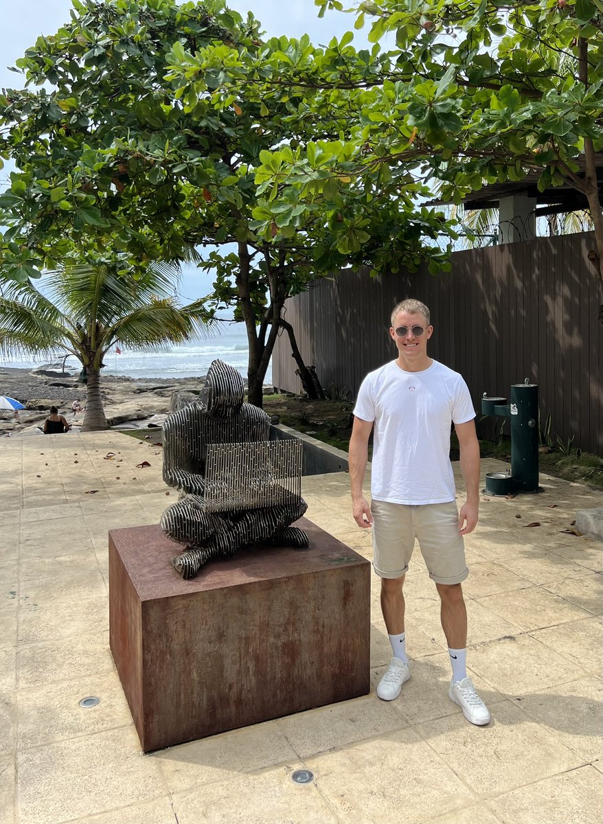 Repost if you think Zurich should get its own Satoshi statue! 🧡🇨🇭