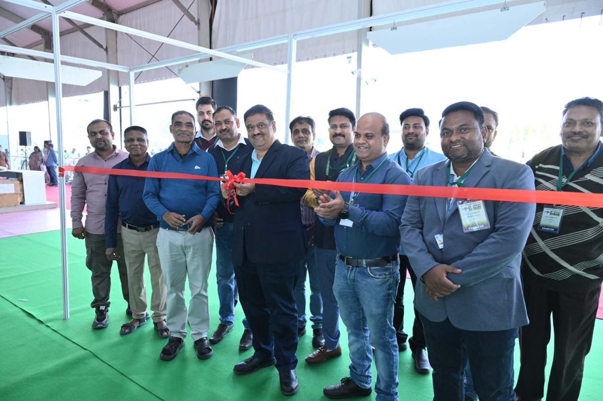 CSIRCIMAP's tweet image. Team CSIR-CIMAP participated in Central India’s Biggest Agricultural Exhibition, “Agrovision-2025,” at Nagpur, Maharashtra.
Dr. Venkata Mohan, Director, CSIR-NEERI, inaugurated the CSIR Pavilion. On this occasion, many farmers and women visitors interacted with the CIMAP…