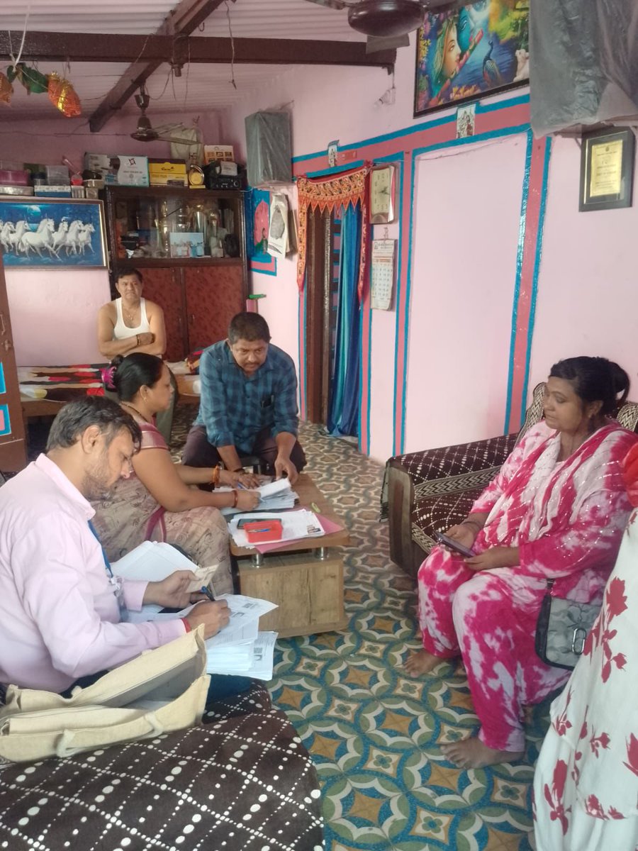 prafulpbjp's tweet image. &quot;દરેક મતદાર સુધી પહોંચવું – લોકશાહી પ્રત્યેની અમારી પ્રતિબદ્ધતા&quot;

મારા 158-કામરેજ વિધાનસભાના વોર્ડ નં. 3 માં વિશેષ મતદાર યાદી સુધારણા અભિયાન -SIR અંતર્ગત વિસ્તારનાં વિવિધ મતદાન મથકો પર મતદારોના SIR ફોર્મ ભરવાની કામગીરી કરવામાં આવી.