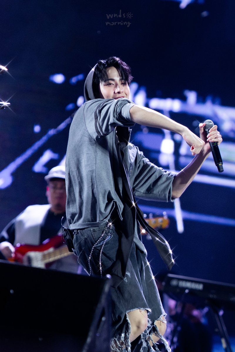 _pjsaturns's tweet image. ลุควันนี้ดีมาก✨️

#BEACHBOYS2025xATLAS
#TadATLAS #TadThapana
@TadThapana
#ATLAS_TH #ATLASth