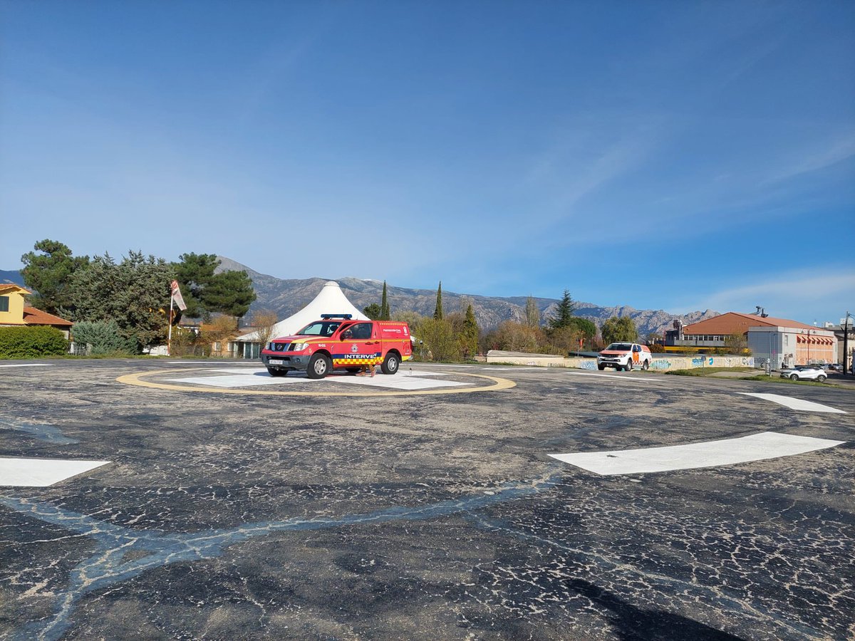 PCivilMoral's tweet image. Continuamos nuestro mes de capacitación con un módulo clave: Apoyo a medios aéreos.
El helipuerto de Moralzarzal es un recurso esencial y nos formamos para garantizar asistencia segura, eficaz y coordinada en caso de activación.
#ProtecciónCivil #Formación