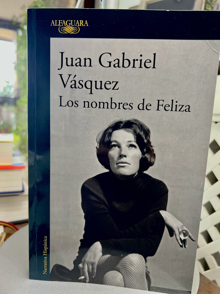 Un autor q bien merece leerse, considerado por algunos como el sucesor de García Márquez. 
En esta ocasión, autobiografía de Feliza Bursztyn, escultora colombiana que sufrió la persecución de un gobierno implacable x el q se vio obligada al exilio