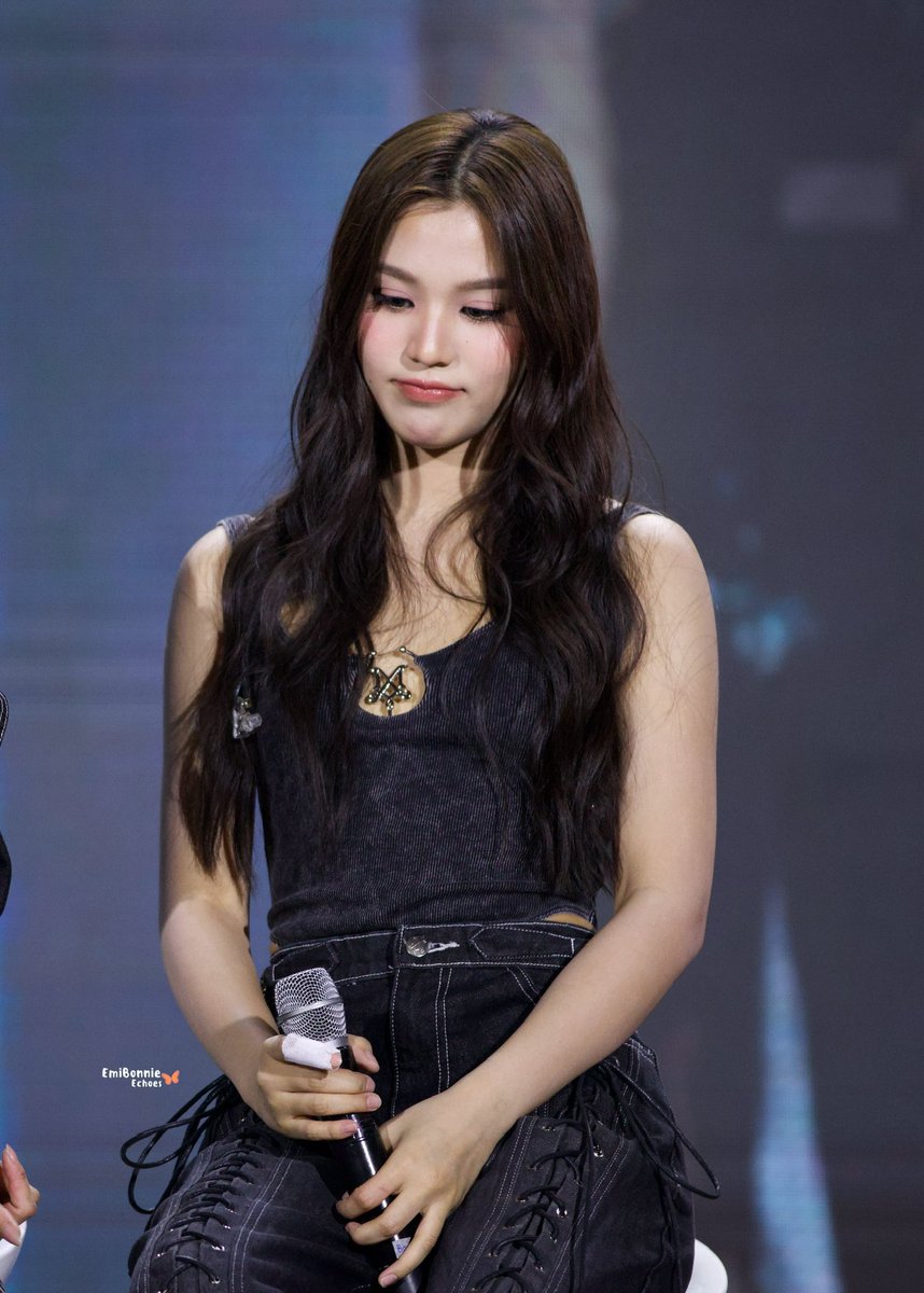 Still super cute 😗

EMIBONNIE 1ST TIME IN VIETNAM 
#GMMTVFANDAY26
#EBFANDAYxVIETNAM