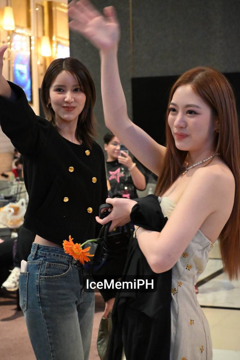 IceMemiPH's tweet image. My AU for Player this week. Ploy and Pund are happy together attending P&apos;Ploys event😌

#IceMemi #Memibae
#IceAmena #PlayerYuriSeries 
#HeartPopStudio