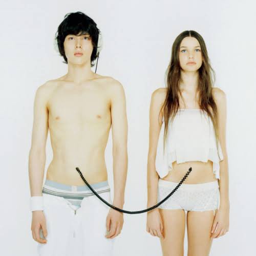 Satoshi_Y21's tweet image. 20年前の今。

メジャーデビューを控えた前夜。

自分が何をしていたか、何を感じていたか、とても鮮明に覚えている。

20年後の今。

到底、想像もつかないような道のり。
自分も、バンドも、色んなことがあった。

でも確かなことは、RADWIMPSは今も音楽を続けている。…