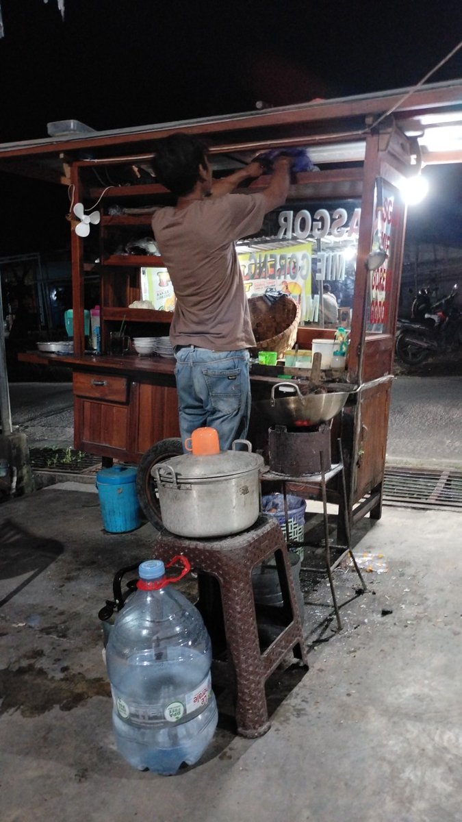 Anjir goblok, bar ngmbe malah njengking 😂😂😂😂😅