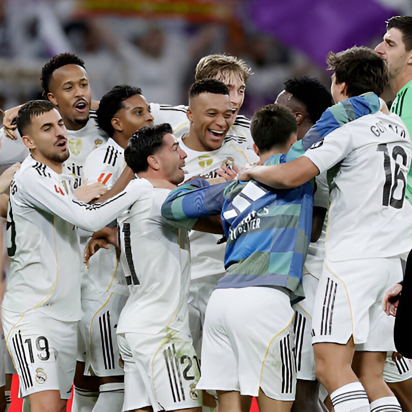 MadridXtra's tweet image. 🗣️ Xabi Alonso: “Lack of goals? We analyze it after every game. It doesn’t only depend on Mbappé; it’s a team thing. When we don’t score, we have to find alternatives that don’t only rely on the striker. 

We need to find ways to create chances with the wingers from deep or set…