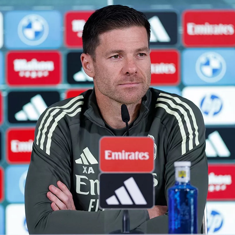 MadridXtra's tweet image. 🗣️ Xabi Alonso: “Lack of goals? We analyze it after every game. It doesn’t only depend on Mbappé; it’s a team thing. When we don’t score, we have to find alternatives that don’t only rely on the striker. 

We need to find ways to create chances with the wingers from deep or set…