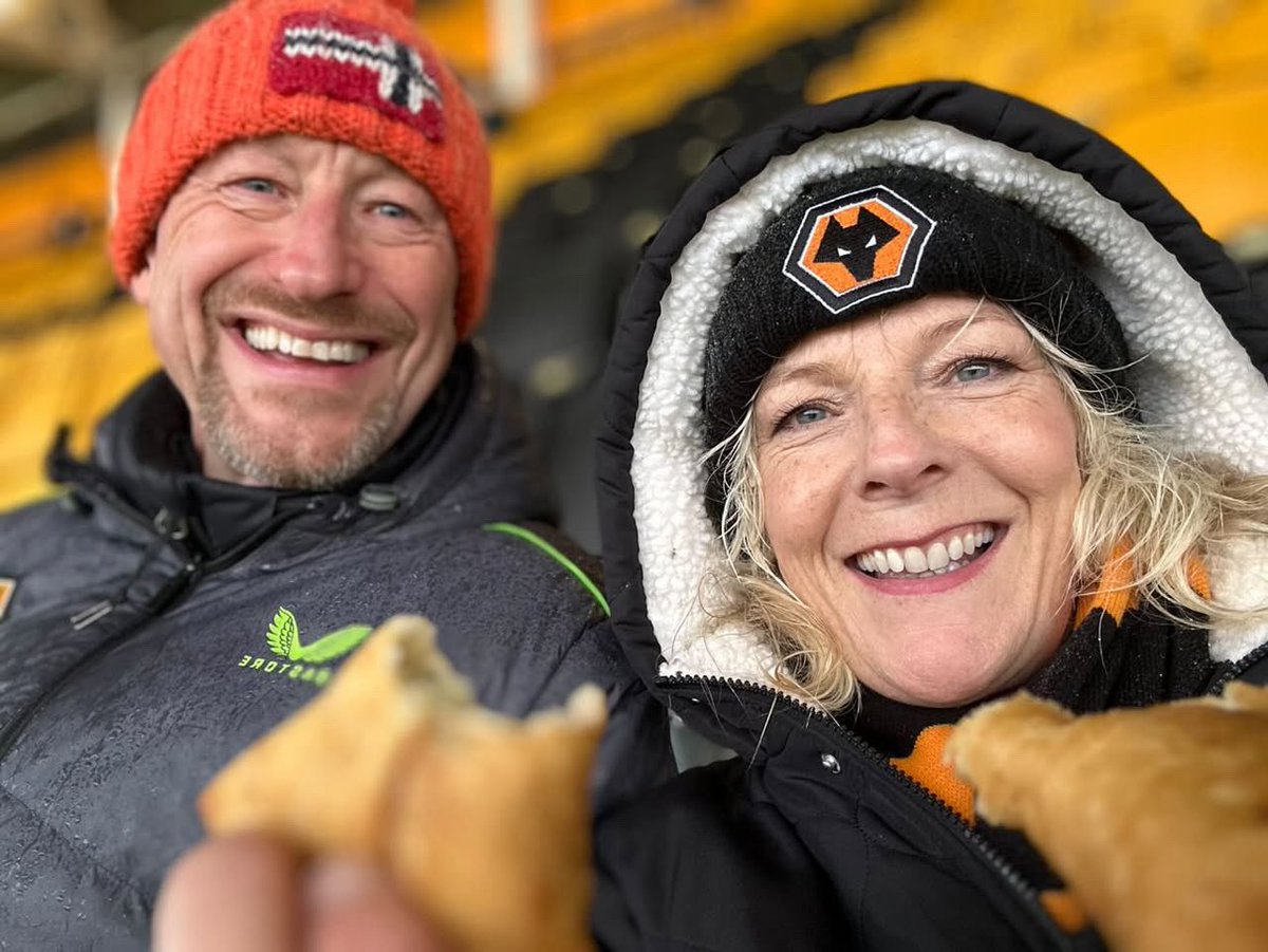 pedalsingh's tweet image. The smiles were bright in the incessant rain! 

Total later
Thank you all ❤️🙏🏾
@DementiaUK #SamosaSaturday
justgiving.com/fundraising/mk…