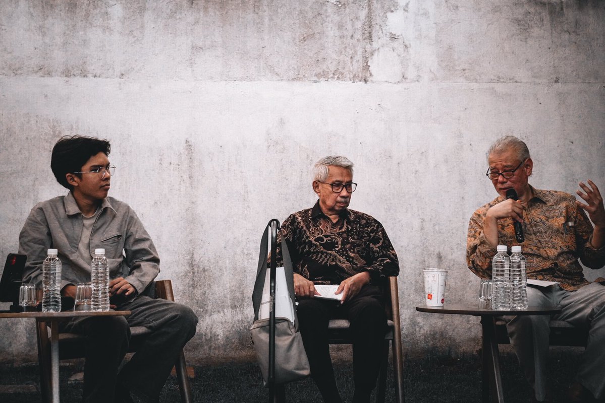 MandiriMY's tweet image. Melalui perbincangan yang kritikal tetapi membumi, para panelis mengajak kita menilai semula :

- bagaimana wacana populisme boleh memihak kepada rakyat

- apakah cabaran politik pasca-kemerdekaan

- ke mana arah gerakan progresif hari ini harus dituju.