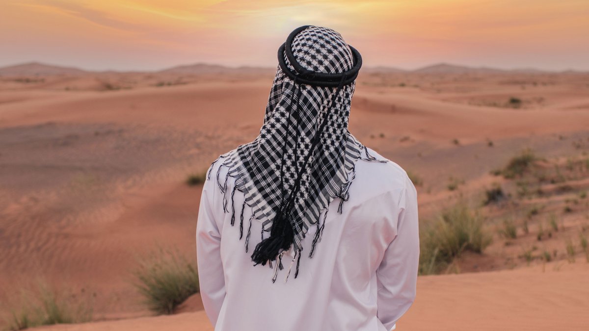 Standing and Waiting for the Prayer Before the Muʿadhdhin Makes the Iqāmah

troid.org/commonly-obser…