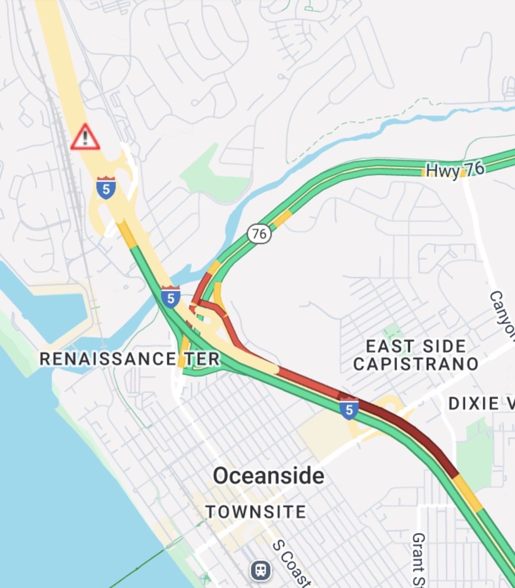 CHPBorderComm's tweet image. 🚨🚧FREEWAY CLOSURE🚧🚨

NB &amp;amp; SB I-5 north of Harbor Drive, is shut down in both directions, for an unknown duration of time, due to police activity. 

Please avoid the area, use alternate routes, and expect delays. 

#FreewayClosure #Caltrans #CHP #PoliceActivity